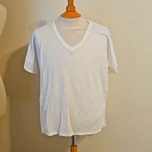 Boutique summer v neck